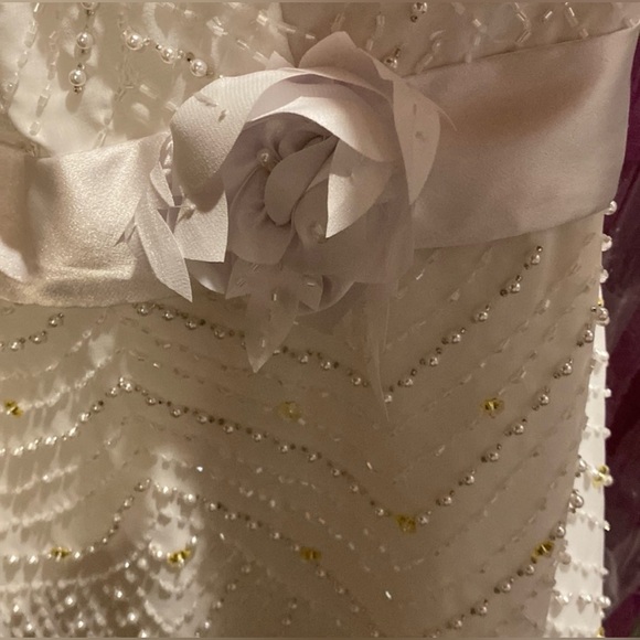 Kathy Ireland 2Be White Beaded Chiffon Straight Wedding Gown with shawl - Picture 5 of 10